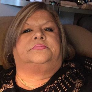 Meet your Posher, Lois